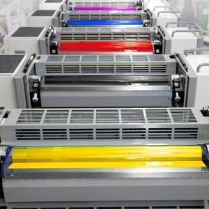 Urządzenie do druku offsetowego z kolorowymi cylindrami